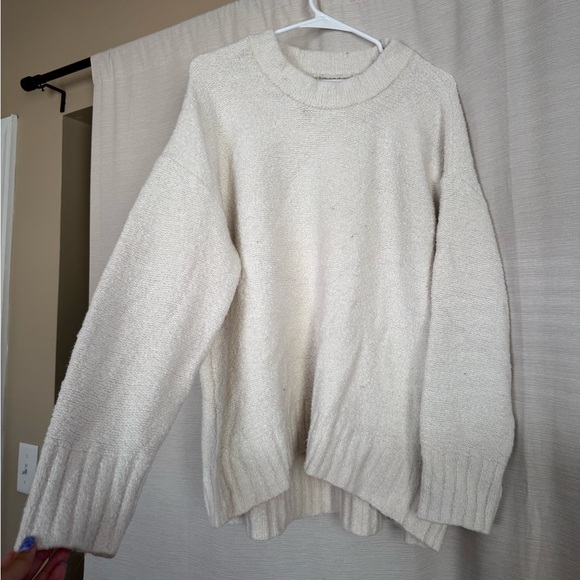 Old Navy Cream Crew Neck Sweater - Picture 1 of 3